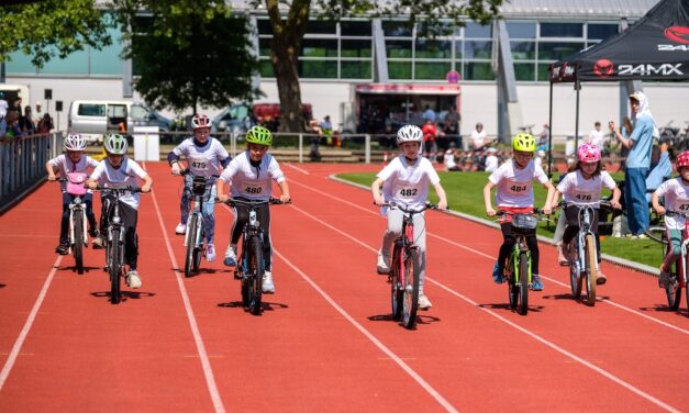 Special Petit Départ bringt Bewegung und Begeisterung ins Rather Waldstadion