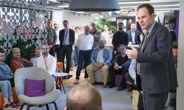 Digitalisierung und Innovation: OB Dr. Keller besucht neuen CGI-Standort in Düsseldorf