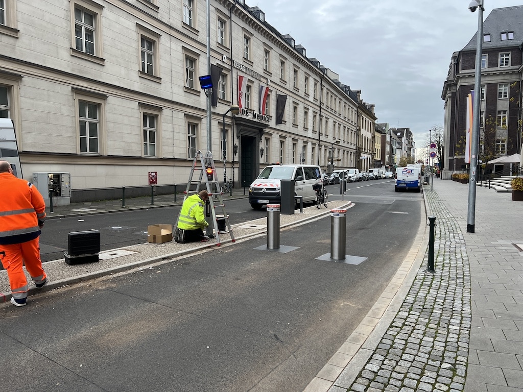 Hubpolleranlage an der Mühlenstraße © Lokalbüro