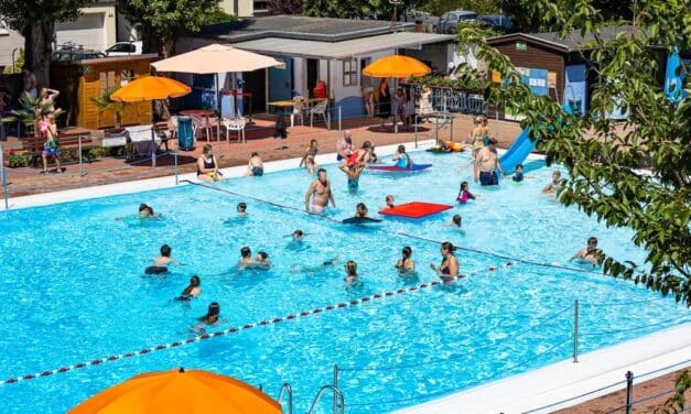 Flossen weg öffnet am 27. April um 11&nbsp;Uhr