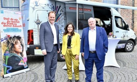 Karrierebus der Stadt Düsseldorf rollt&nbsp;an