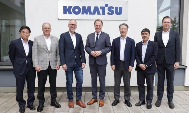OB Dr. Keller besucht Komatsu Germany GmbH: Größter Hydraulikbagger der Welt “Made in Düsseldorf”