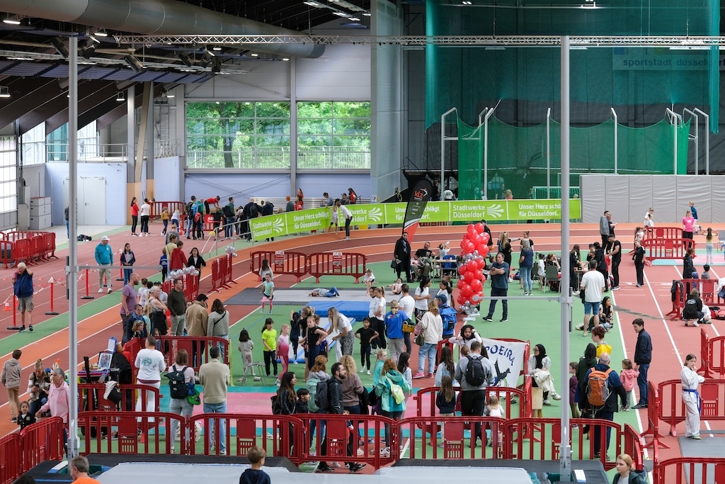 Kids in Action 2025: Rund 8.000 Besucherinnen und Besucher kamen am Sonntag, 25. Mai 2025, in den Arena-Sportpark und probierten 50 Sportangebote von 40 Düsseldorfer Sportvereine aus. © Landeshauptstadt Düsseldorf/Michael Gstettenbauer