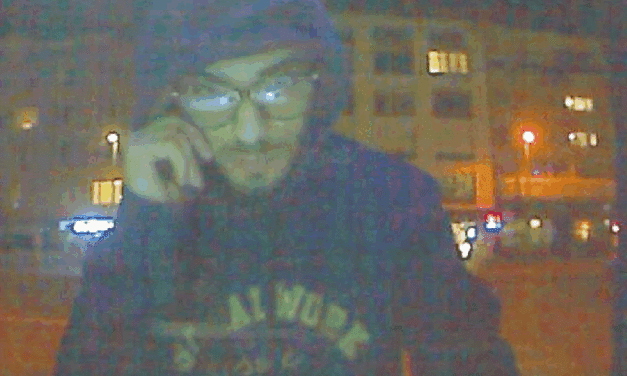 Fahndung nach Trickbetrug: Wer kennt diese mutmaßlichen Geldabheber?