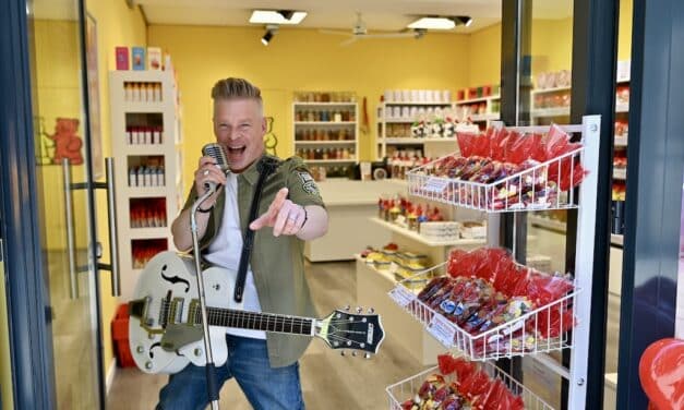 König der Gummibärchen singt Songs vom König des Rock´n´Roll“