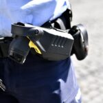 Unterbilk: Raub mit Schusswaffe in Wettbüro – Unbekannter flüchtet mit Tatbeute – Zeugen gesucht