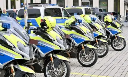 Gerresheim – Verkehrsunfall mit minderjährigem Radfahrer – Unfallverursacher gibt dem Kind 20 Euro und fährt weiter – Zeugen gesucht