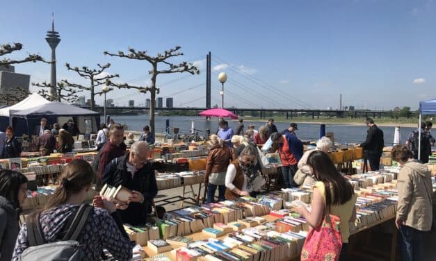Bücher, Raritäten und Rheinufer-Flair: Düsseldorfer Büchermeile startet in die Saison