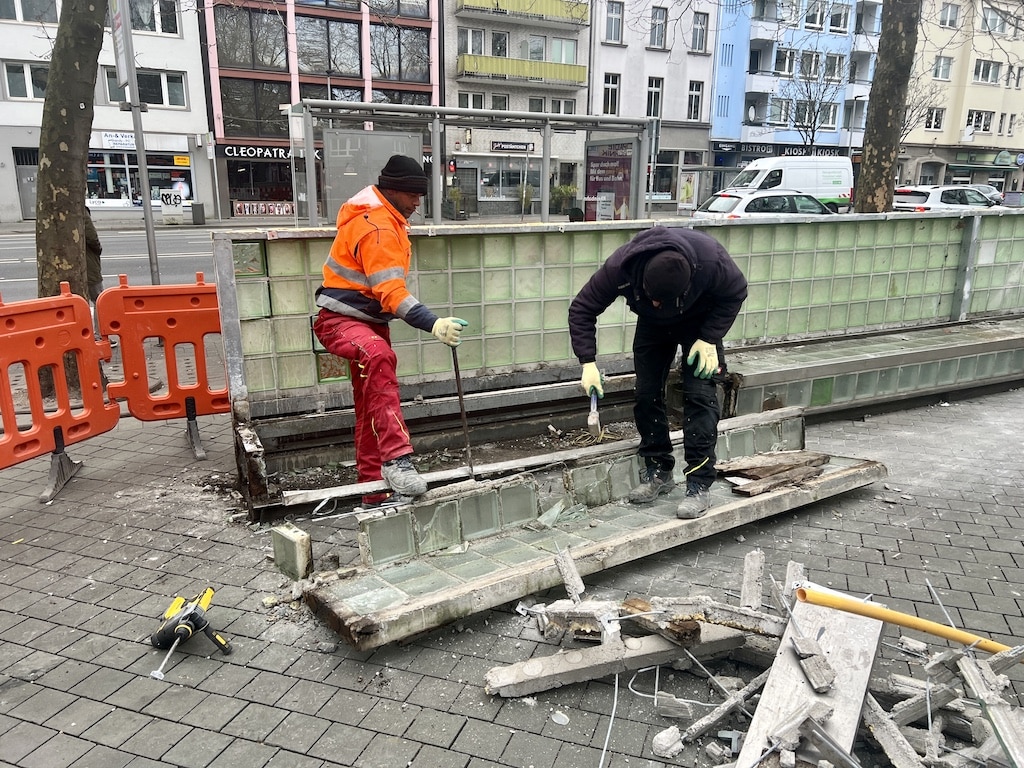 „Mit der Umgestaltung des Worringer Platzes hat sich die Szene zum Hauptbahnhof verlagert, insbesondere in den Eingangsbereich von Lidl und KAP1.“ © Lokalbüro