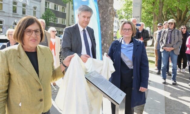 Gedenken an die Opfer der “Heeresstreife Kaiser”: Neue Informationsstele in Gerresheim