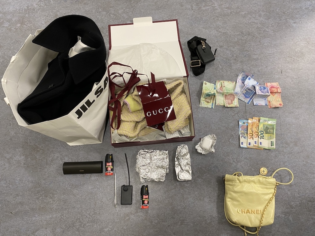 Teil der sichergestellten Gegenstände © Polizei Düsseldorf