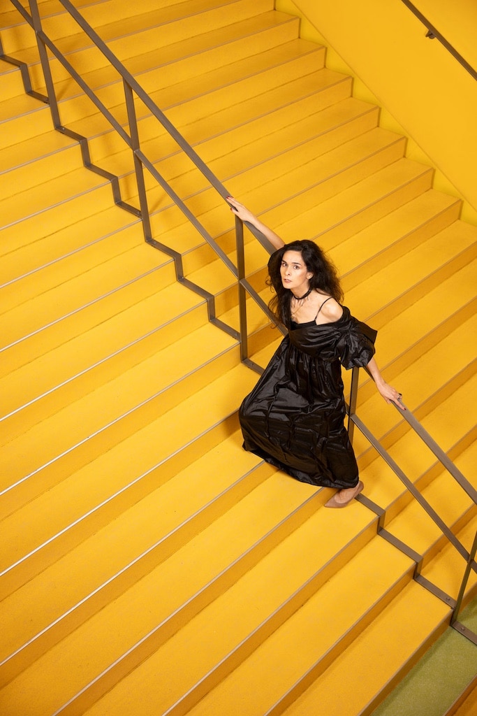 Dr. Elsa Garcia Tarraga tanzt gern aus der Reihe. Und das macht sie gut © Komische Oper am Rhein Dr. Elsa Garcia Tarraga tanzt gern aus der Reihe. Und das macht sie gut © Komische Oper am Rhein<br />