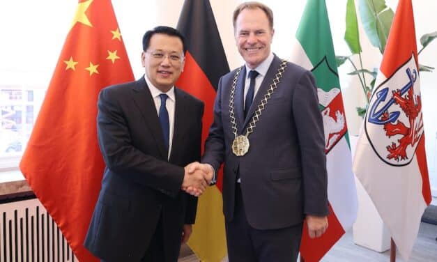 Delegation aus Düsseldorfs chinesischer Partnerstadt Chongqing zu Gast im Rathaus