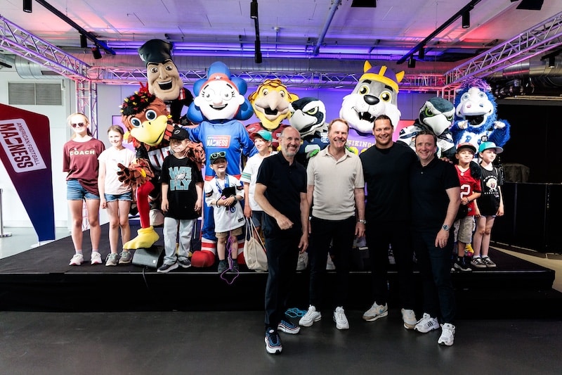 v.l. Peter Brill D.Live, OB Dr. Stephan Keller, Max Paatz, CEO Rhein Fire und Martin Ammermann D.Sports© D.SPORTS/Steffie Wunderl