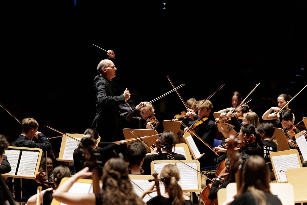 Die "Clara Schumann Players" dirigiert von Prof. Christof Hilger in der Tonhalle © Susanne Diesner