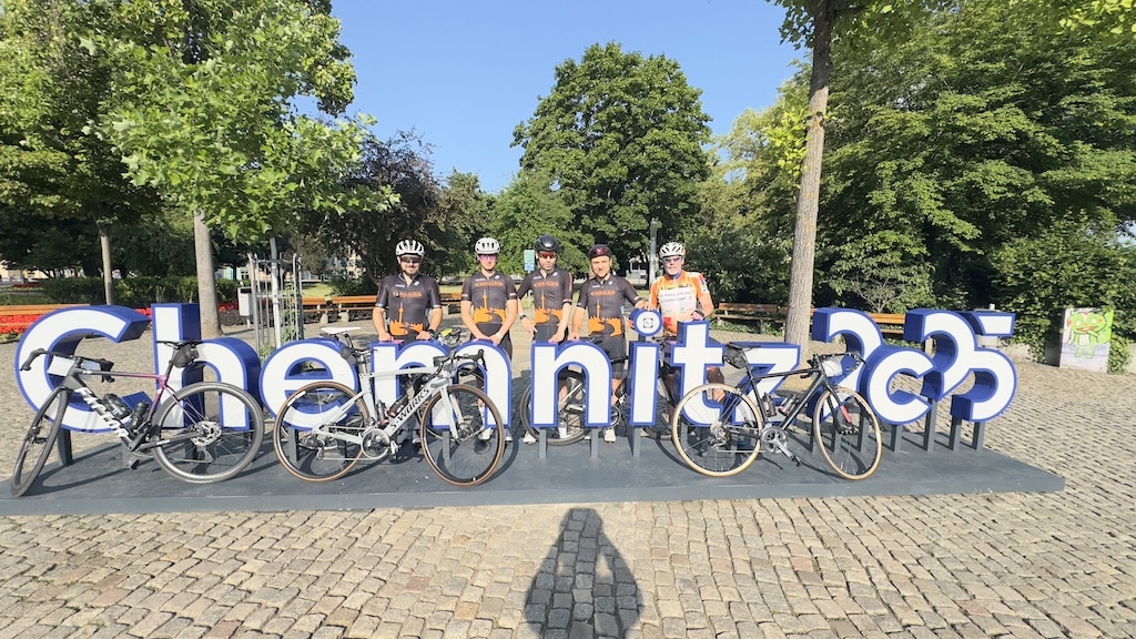 Auf Einladung der Partnerstadt Chemnitz nahm eine Delegation mit fünf Fahrern der SG Radschläger Düsseldorf am 15. Juni am Fichtelgebirge Radmarathon teil. © Landeshauptstadt Düsseldorf/SG Radschläger