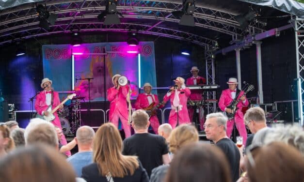 Galopprennen und Party: Mittsommer-Renntag in Düsseldorf