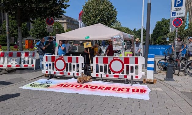 Klimabündnisse verwandeln Corneliusplatz in autofreie Zone – Protest gegen Verwässerung des Ratsbeschlusses