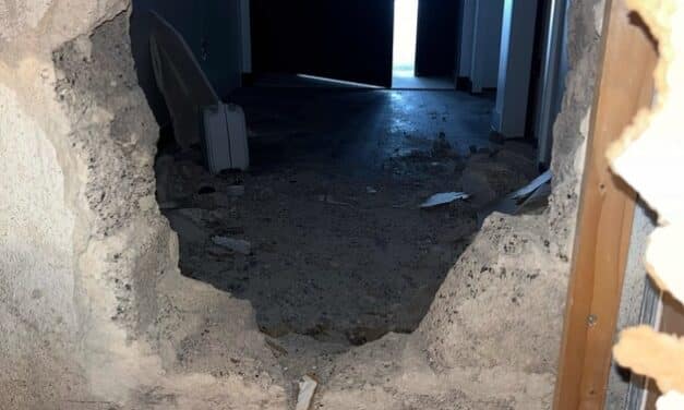 Düsseldorf-Stadtmitte: Spektakulärer Einbruch in Zigarrengeschäft – Täter stemmen Loch in&nbsp;Wand