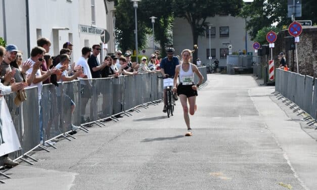 Himmelgeister Brückenlauf 2025: Kultlauf trotzt Hitze und setzt Zeichen für Diversität