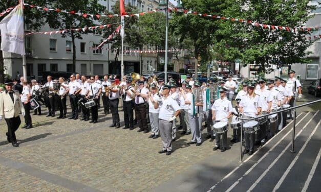 Großer Festumzug und bunte Kirmes beim Schützenfest Flingern 2025