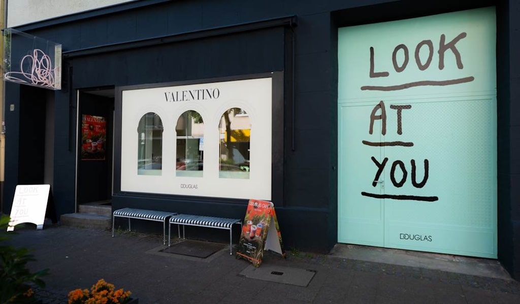 DOUGLAS x VALENTINO Pop-up, Düsseldorf © Hope Studios