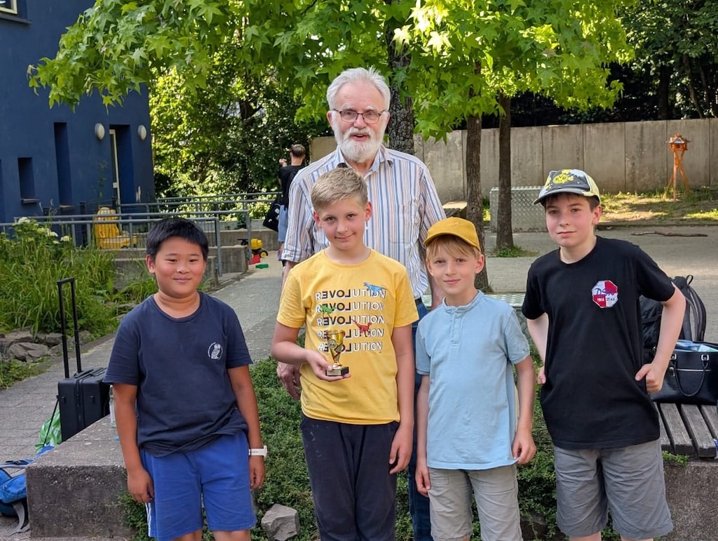 Die U12-Jungs des DSK zeigten starke Nerven und haben ungeschlagen den NRW-Titel geholt – ein verdienter Platz bei der Deutschen Mannschaftsmeisterschaft ist ihnen sicher. © DSK