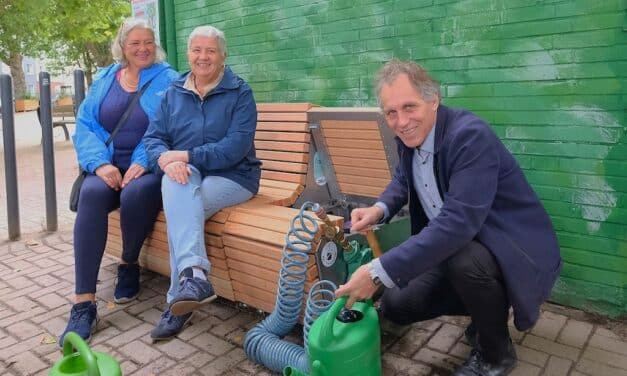 Düsseldorfs erste Regenwasserbank steht auf dem Hermannplatz in Flingern