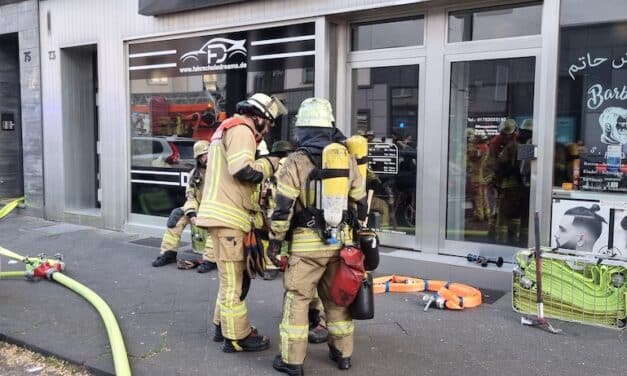 Kellerbrand in Mehrfamilienhaus in Düsseldorf-Rath – keine Verletzten