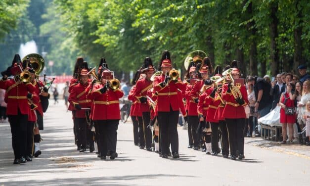 Höhepunkt des Schützenfestes: Festzug und Parade begeistern Düsseldorf