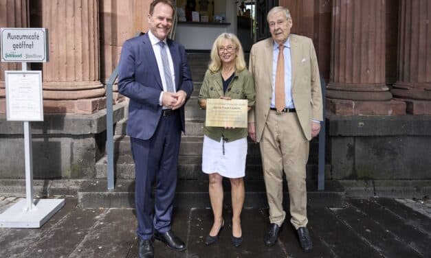 Ehrenplakette am SchifffahrtMuseum: OB Keller würdigt Verdienste von Ernst Lamers