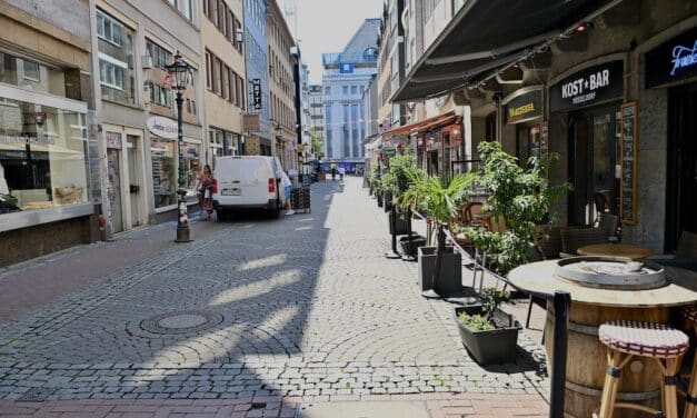 Pflasterarbeiten auf Neustraße und Flinger Straße