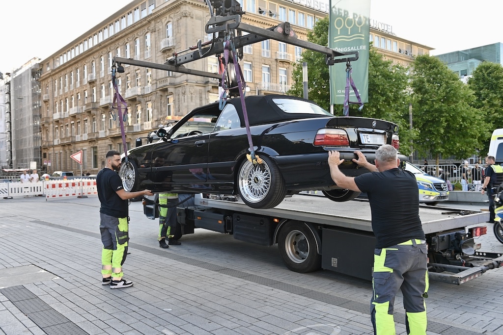 Für dieses Fahrzeug wart die Fahrt nach der Kontrolle zu Ende © Lokalbüro