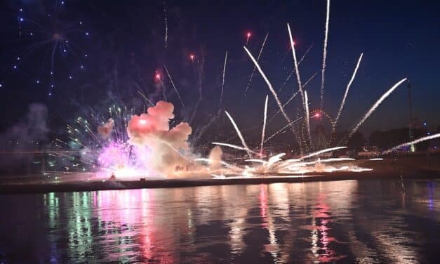 Zwischenfall beim Abschlussfeuerwerk der Rheinkirmes: 19 Verletzte – Vier Personen schwer verletzt