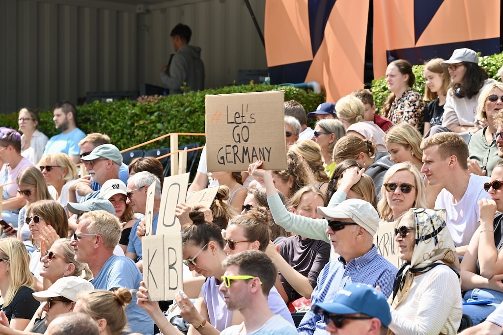 Unterstützung vom Puplikum gab es reinlich für alle Spieler © Lokalbüro