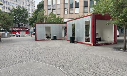 „Big Brother“ am Hauptbahnhof: Neue Container sorgen weiter für Kopfschütteln