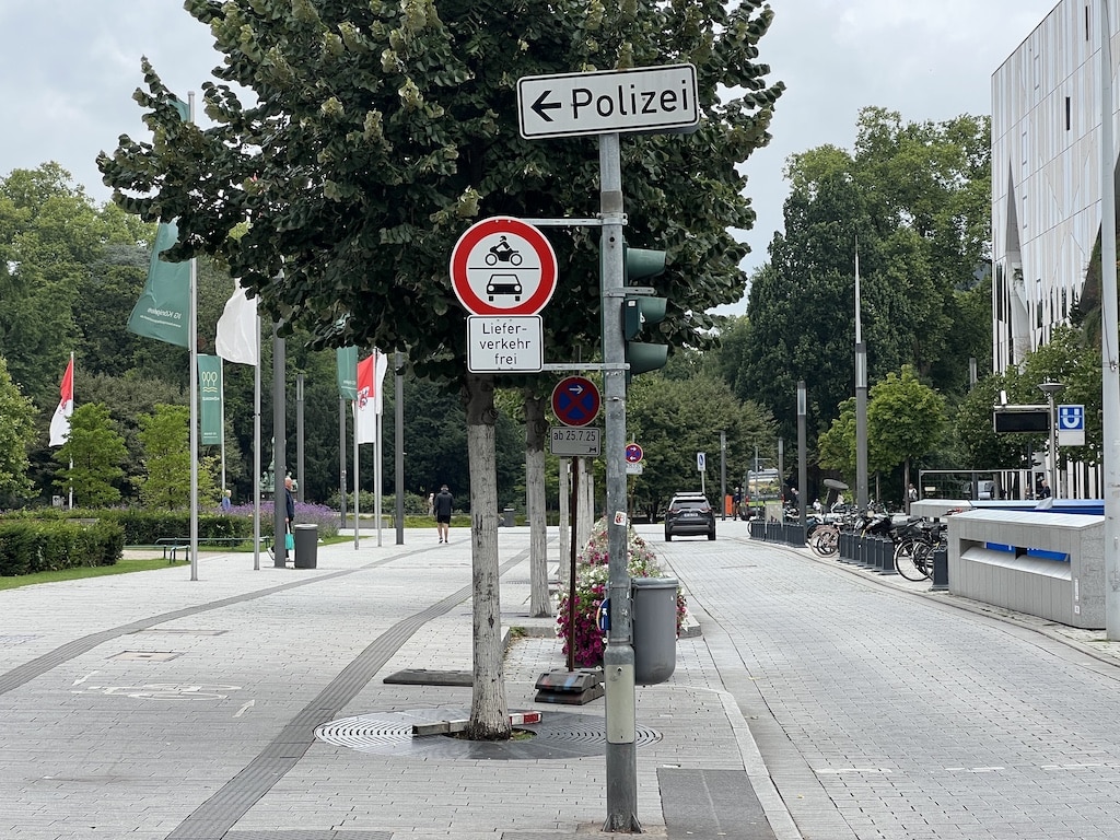 Lieferverkehr frei © Lokalbüro