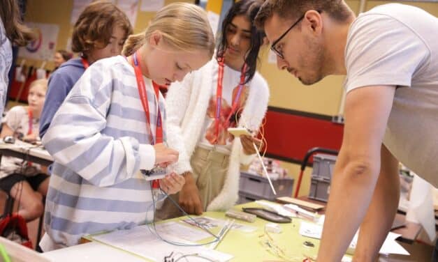 Fünf Jahre Adventure School: Kostenloses Ferienprogramm für Schülerinnen und Schüler