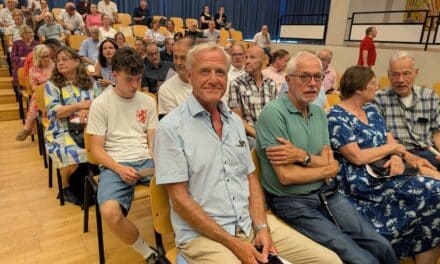 „Podiumsdiskussion im Grünen Norden: Keller verteidigt Bauprojekt – Kandidaten debattieren hitzig über Wohnraum und Umweltschutz“