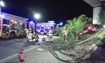 Schwerer Verkehrsunfall auf der Münchener Straße – Zwei Personen schwer verletzt