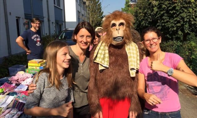 Zwölfter Garagentrödelmarkt in Düsseldorf-Wersten am 6. September