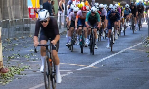 Die Königsallee als Rennstrecke – Radveranstaltung „Rund um die Kö“ lockt zahlreiche Teilnehmende