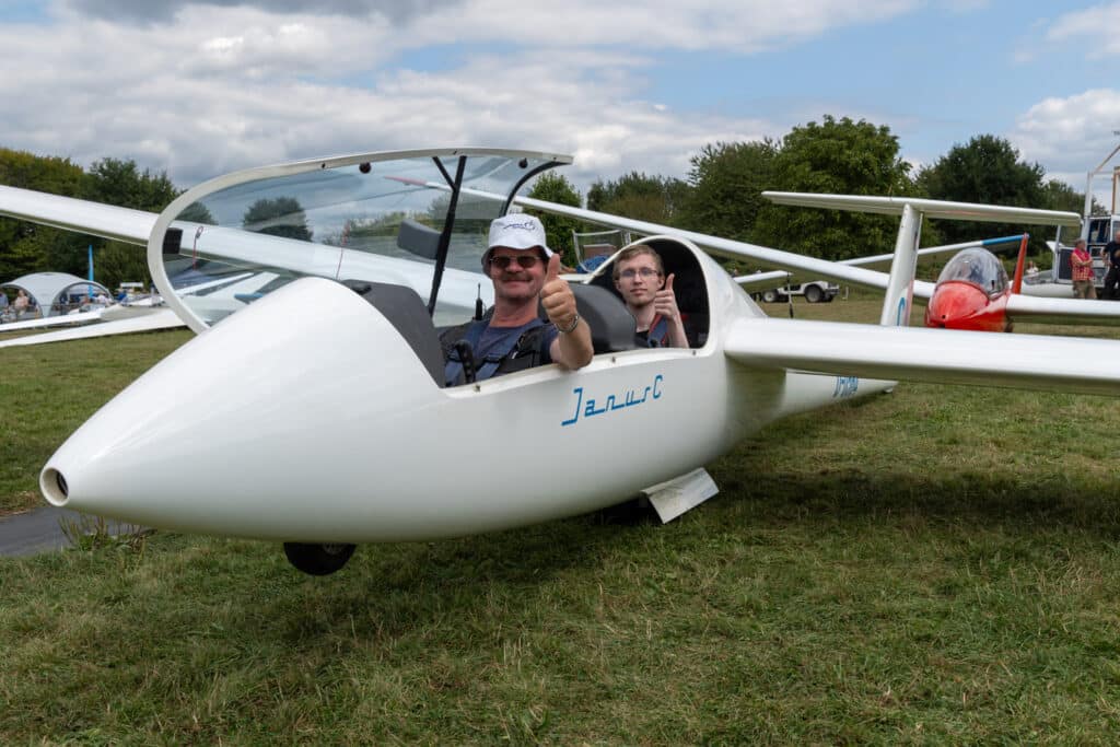 Auch Rundflüge wurden angeboten © Lokalbüro