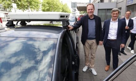 Für freie Radwege: Stadt testet Scanfahrzeug zur Erfassung von Falschparkern