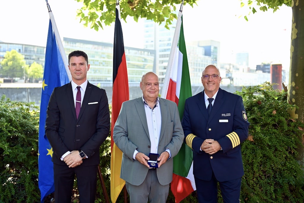 Polizeipräsident Alexander Dierselhuis, Christian Deussen und Direktionsleiter WSP Markus Gietenbruch © Lokalbüro