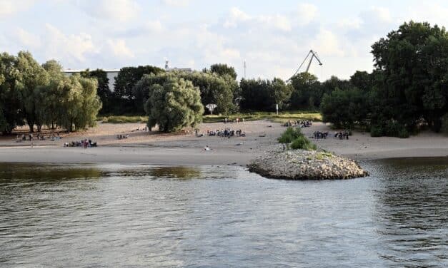 „Paradiesstrand“ adé – Düsseldorf streicht den idyllischen Beinamen