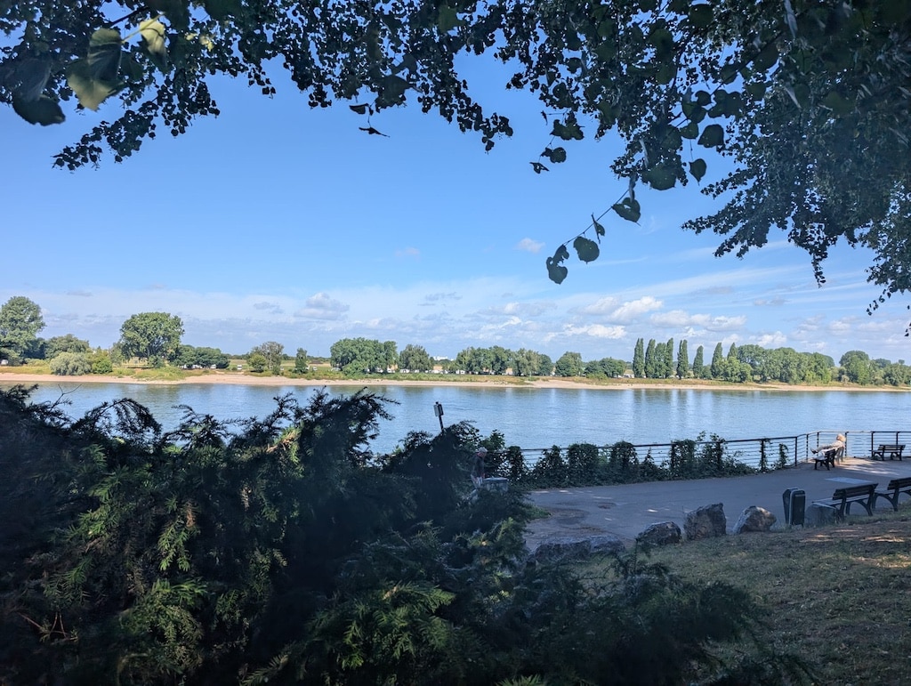 Still ruht der See, vielmehr der Rhein © Gabriele Schreckenberg