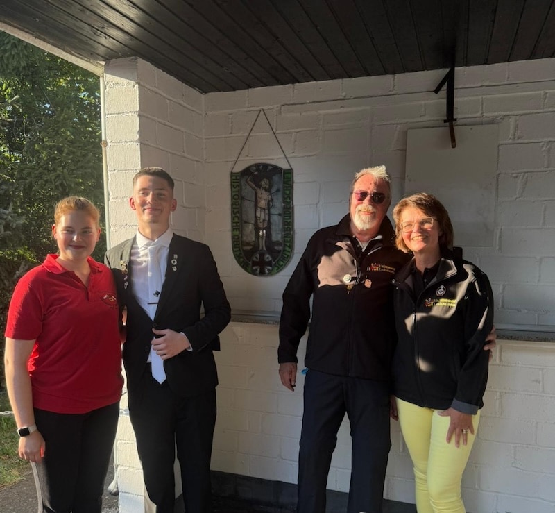 (vl) Caroline Riedewald und Tom Forstbach mit Karl-Eduard Franken und Kirsten Kreuz © Bruderschaft Lohausen