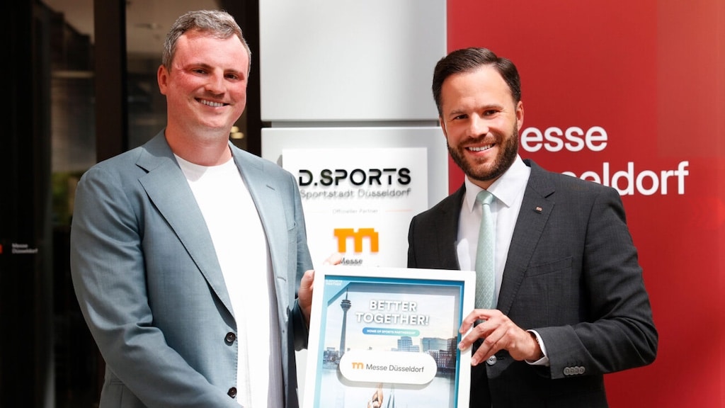 Bastian Becker, Director Sports bei D.LIVE, und Marius Berlemann, Geschäftsführer der Messe Düsseldorf (v.l.) © Messe Düsseldorf