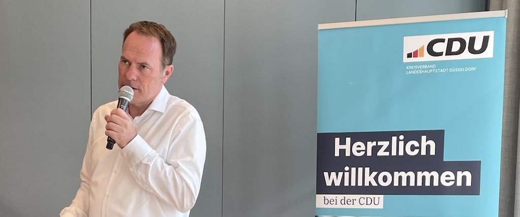 Düsseldorfer Oberbürgermeister Dr. Stephan Keller im Düsseldorfer norden © Christof Roche
